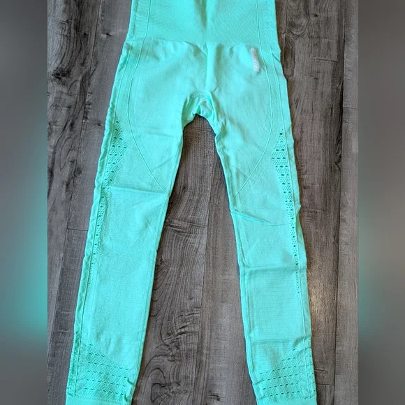 Gymshark Women's Small Mint Leggings - Picture 3 of 3